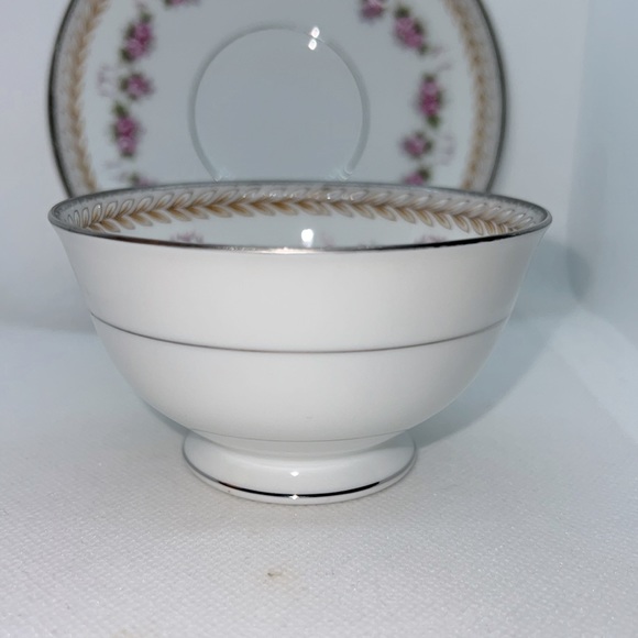 RC TEACUP & SAUCER VINTAGE 1960s PATTERN NORITAKE 564 VICTORIAN ROSES AND LAUREL - Picture 6 of 12